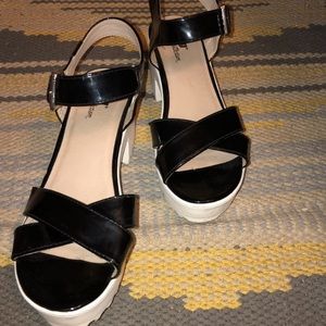 Black Platform heels with whit sole